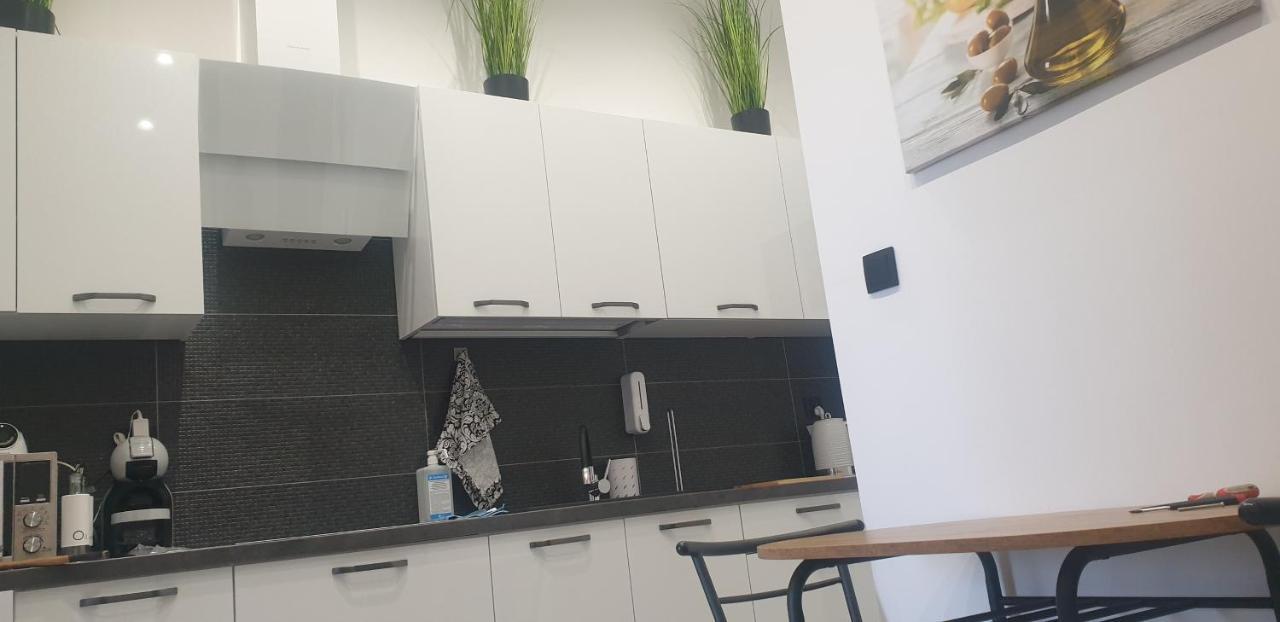Apartamenty Rynek R แชมิตช์ ภายนอก รูปภาพ