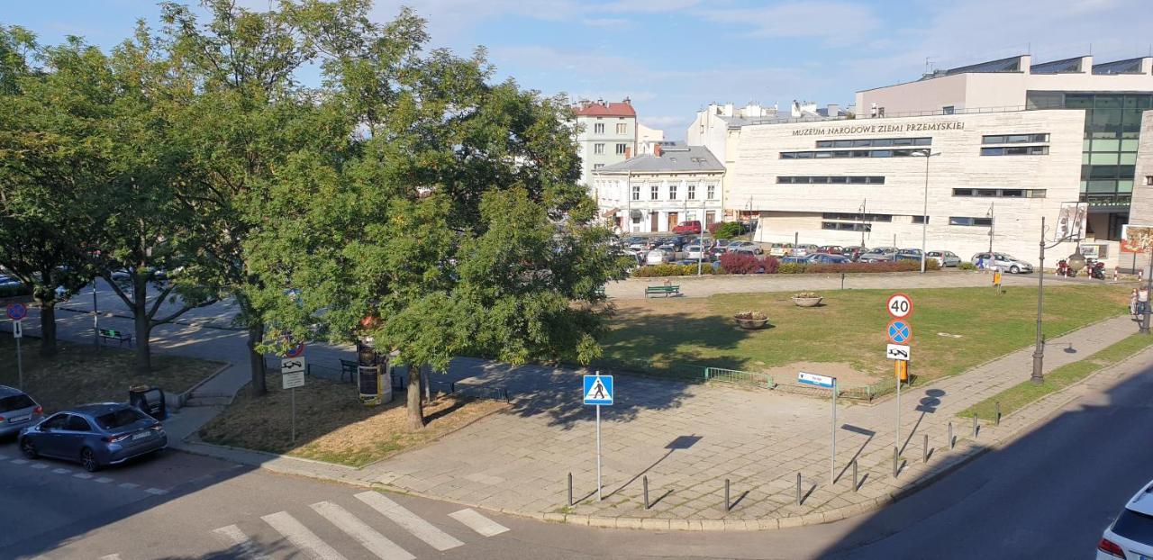Apartamenty Rynek R แชมิตช์ ภายนอก รูปภาพ