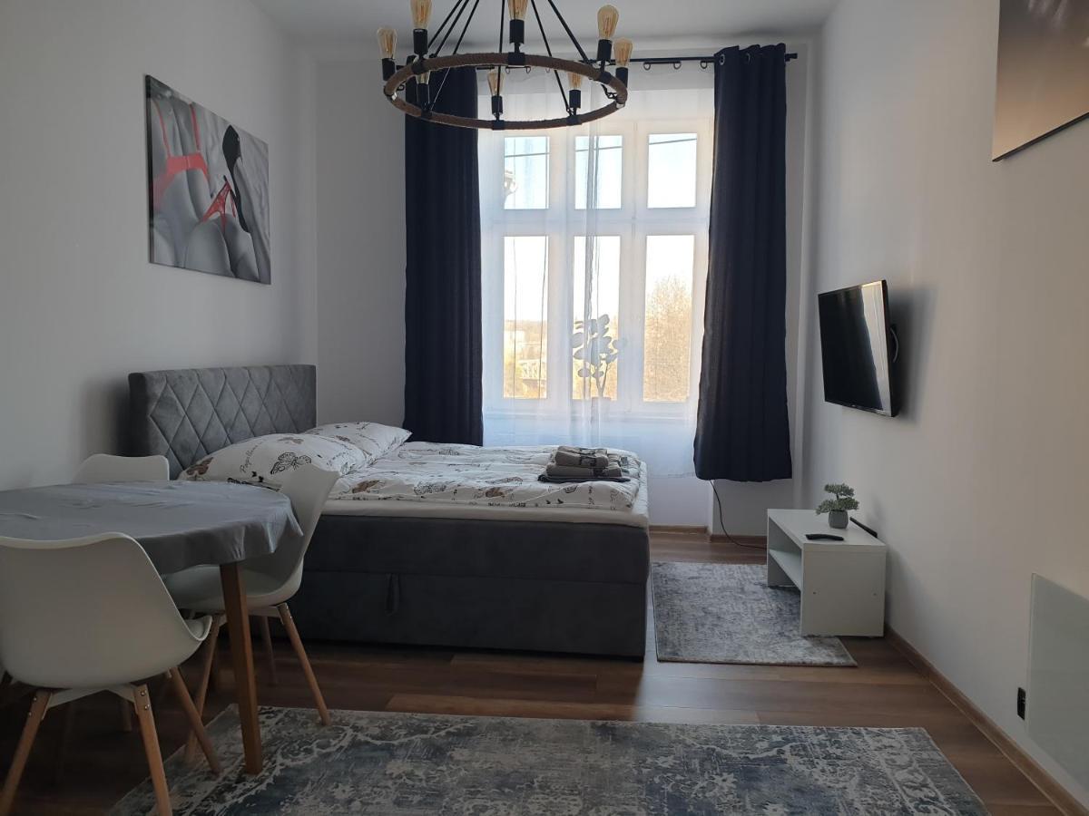 Apartamenty Rynek R แชมิตช์ ภายนอก รูปภาพ